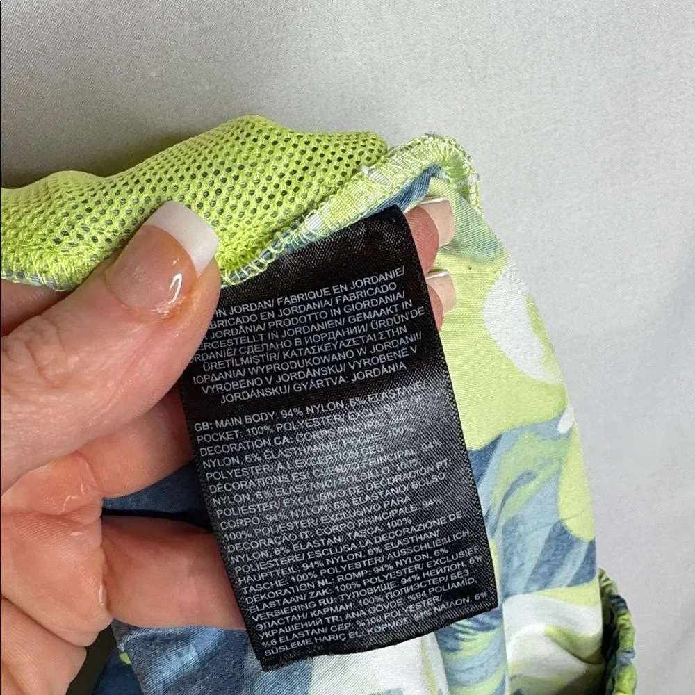 The‎ North Face Flashdry Men's Class V Pull-On Tropical Camo Shorts. Size Small.